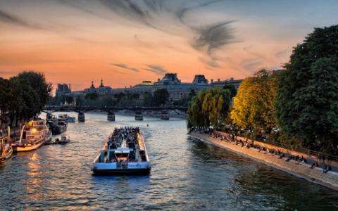 PARIS romantique , BALADES SOUS LE SIGNE DE LA ROMANCE