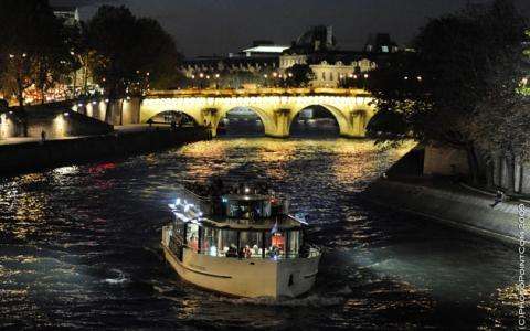 En février, Paris mon amour